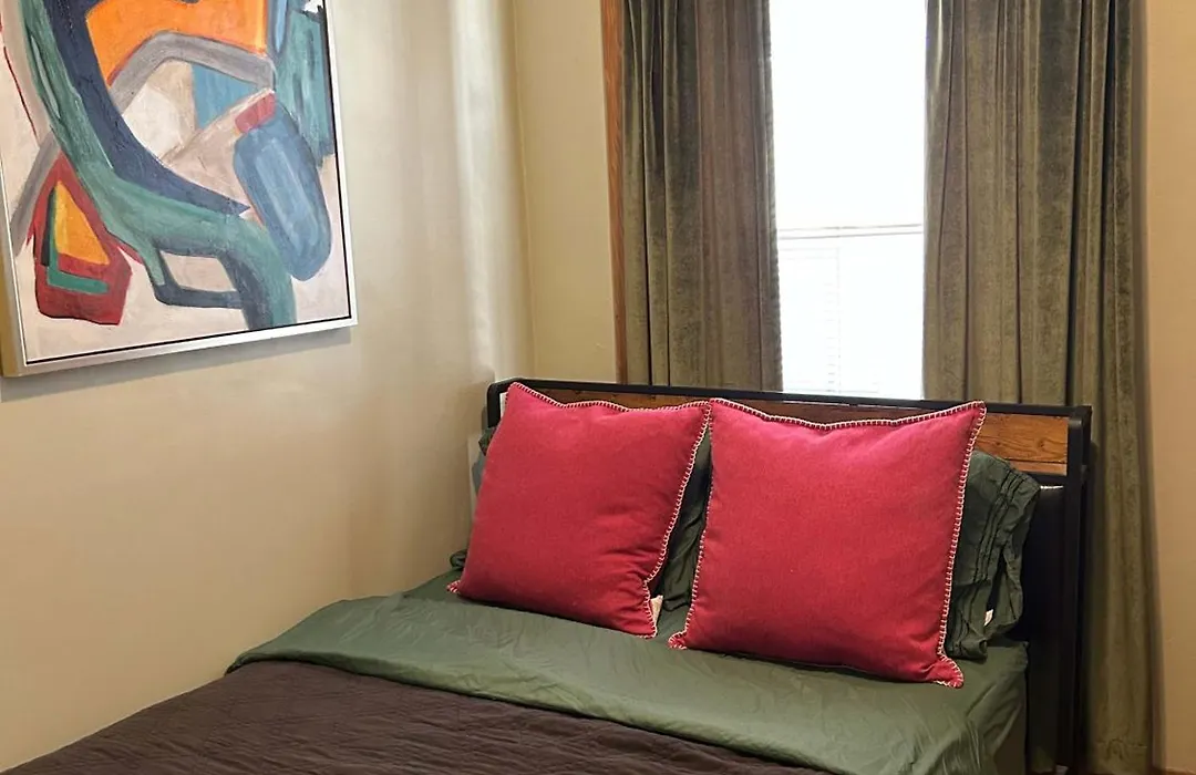 Green Room In Dorothys Bnb-1